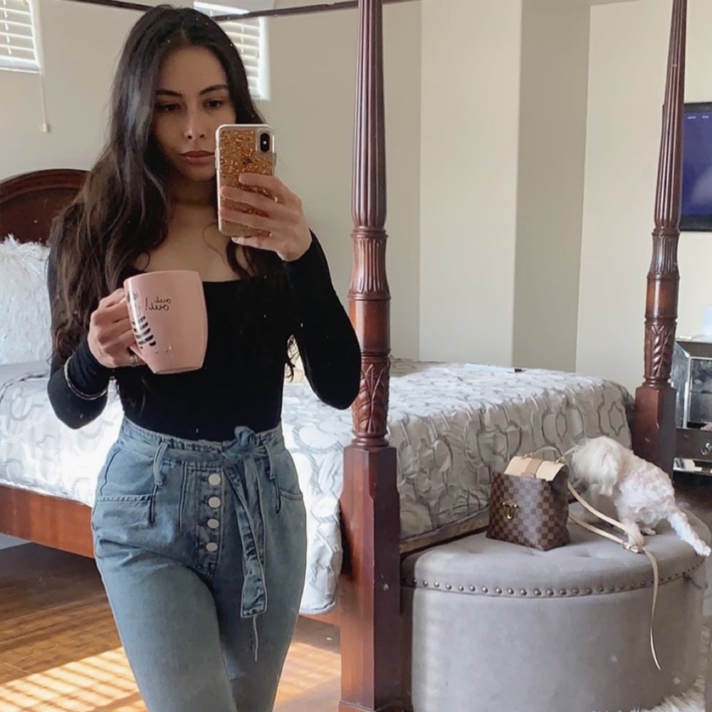 Meet your Posher, Ariel